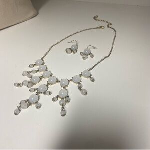 Simple, classy Y2K White beaded dangle necklace w/flat wire earrings